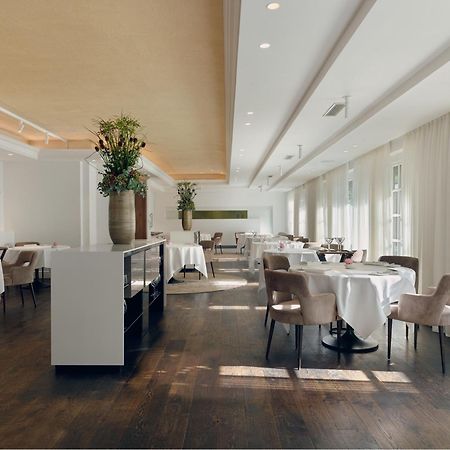 La Butte Aux Bois A Small Luxury Hotel Of The World Lanaken Exterior photo